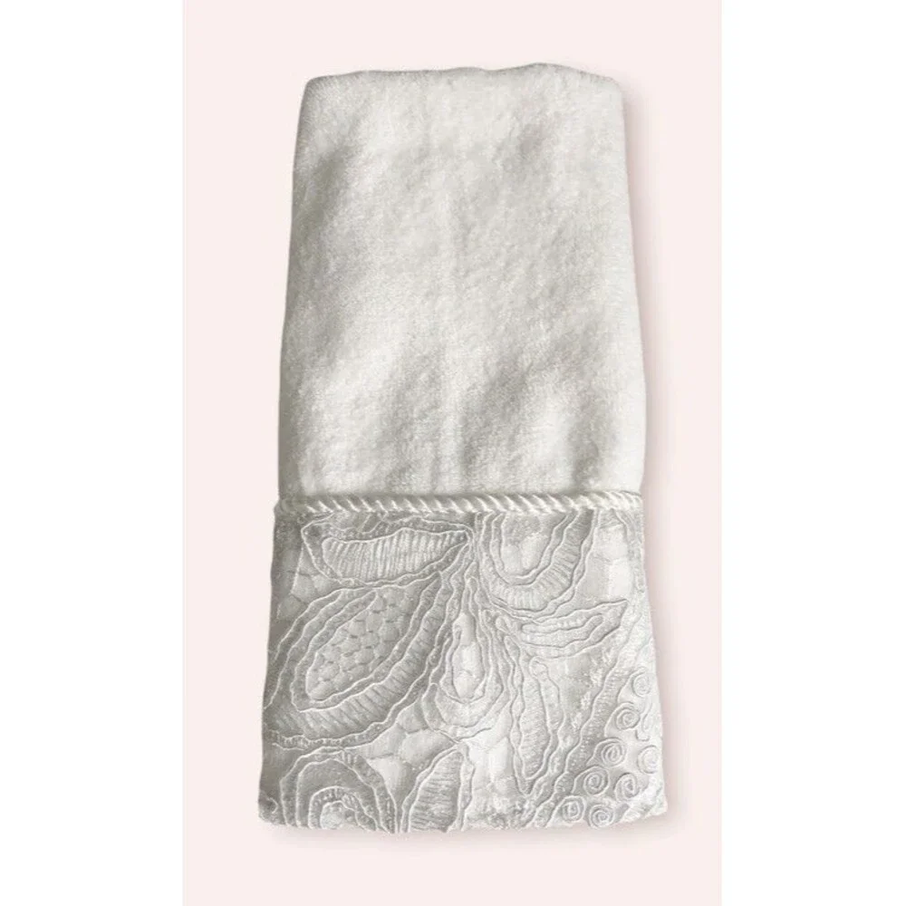 Avanti Grace Fingertip Towel White Embroidered Lace Hem Bathroom 11x18